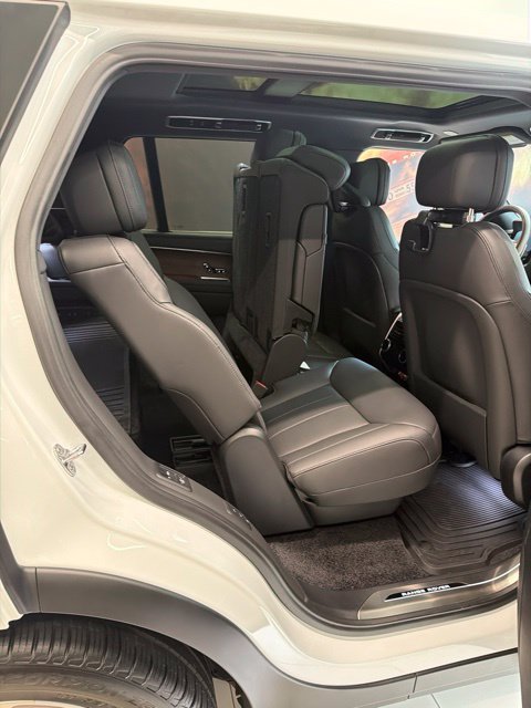 New 2026 Fuji White Land Rover SE image 7