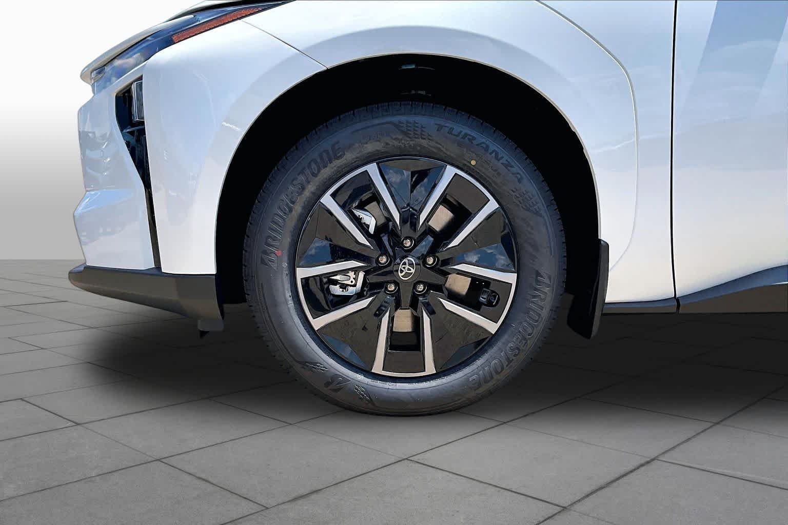 New 2026 Wind Chill Pearl Toyota XLE image 9