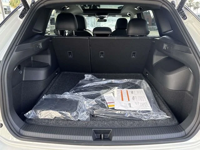 2026 Volkswagen Tiguan photo 5