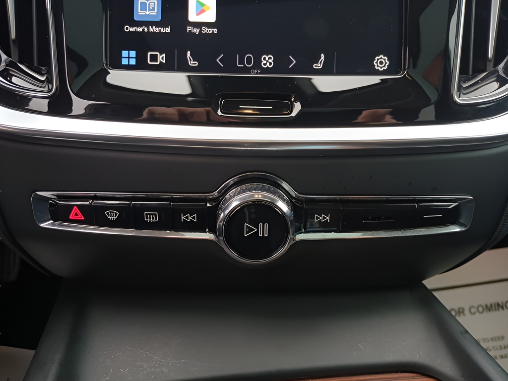 2025 Volvo V60 Cross Country Plus - Photo 18