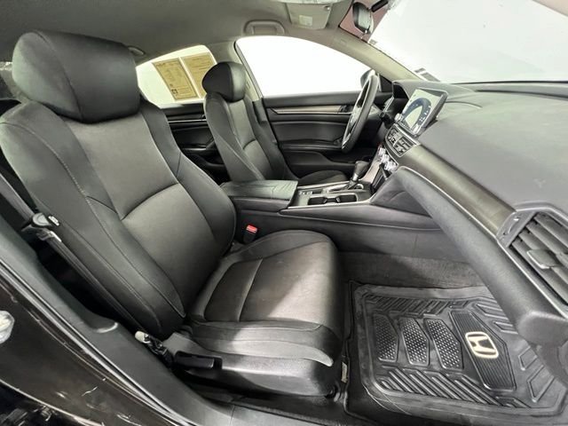 Used 2018 Black Honda LX image 33