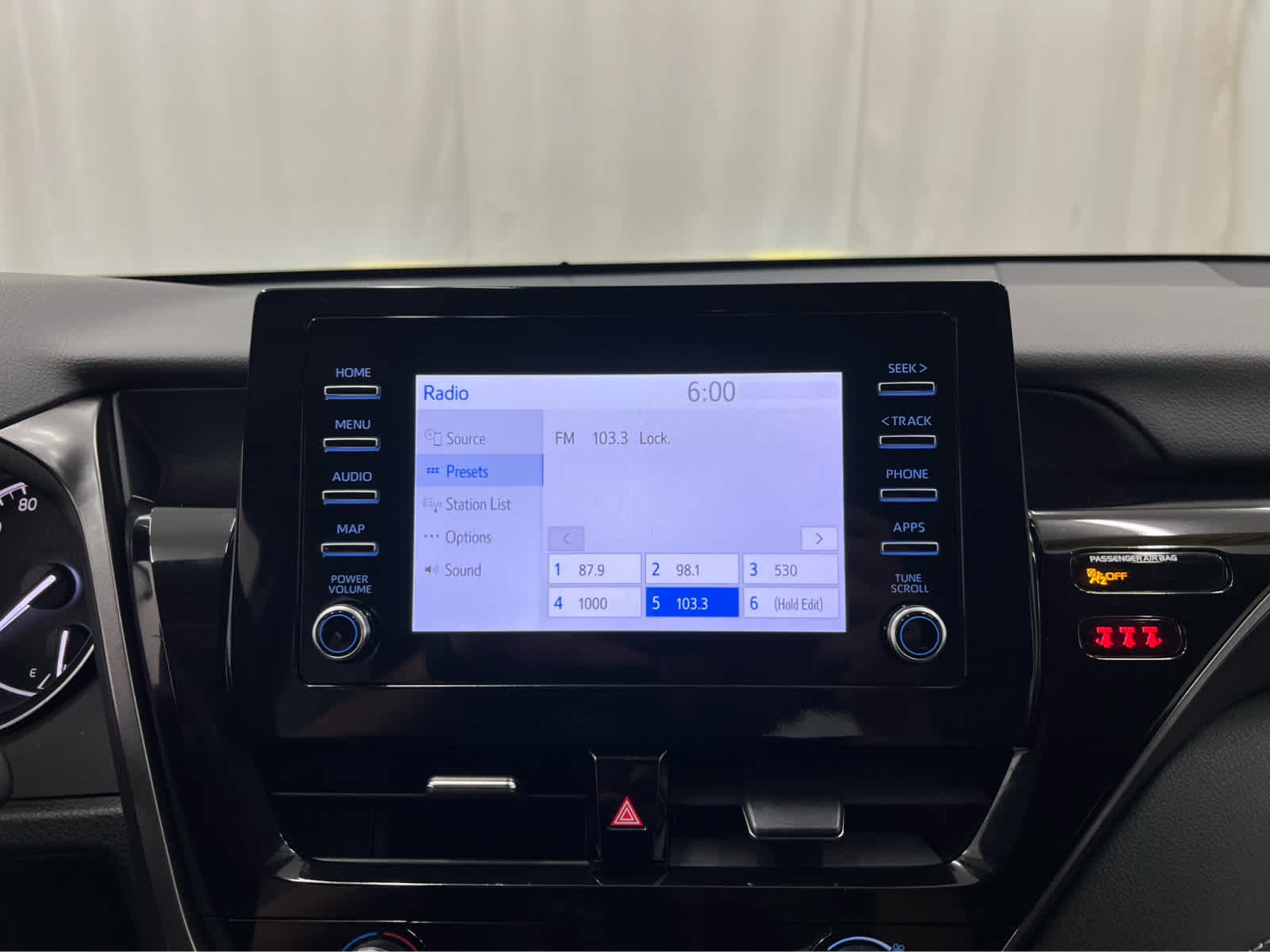 Used 2024 Ice Cap Toyota SE image 27