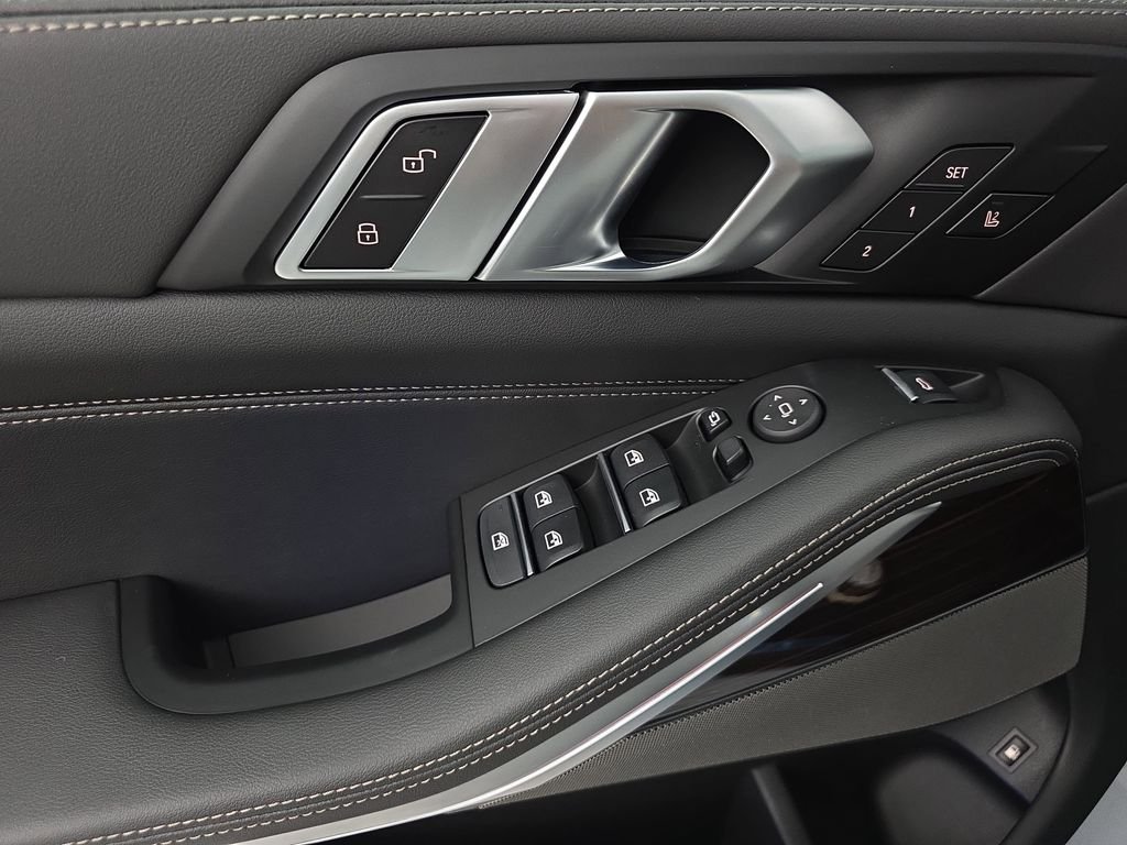 New 2026 Brooklyn Grey Metallic BMW xDrive50e image 27