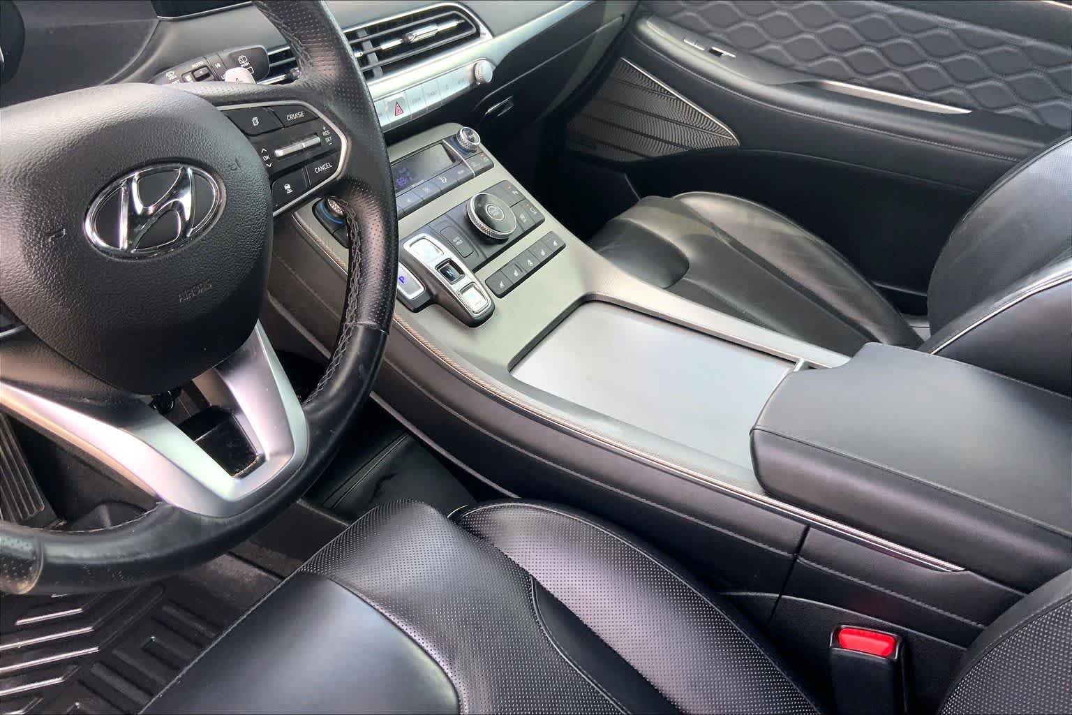 Used 2022 Abyss Black Pearl Hyundai Calligraphy image 16