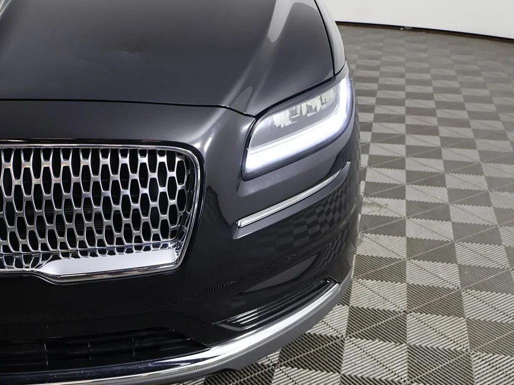 Used 2023 Black Metallic Lincoln Reserve image 16