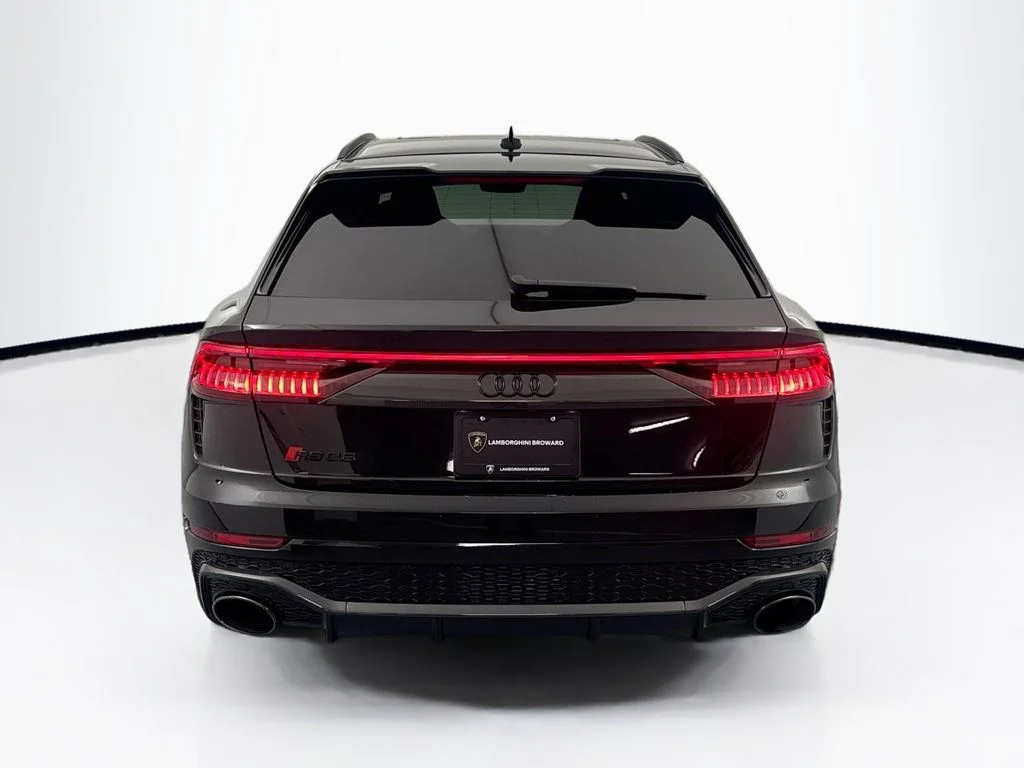Used 2024  Audi 4.0T image 6