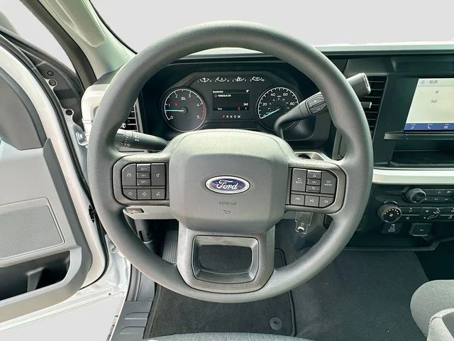 New 2026 Oxford White Ford XL image 7
