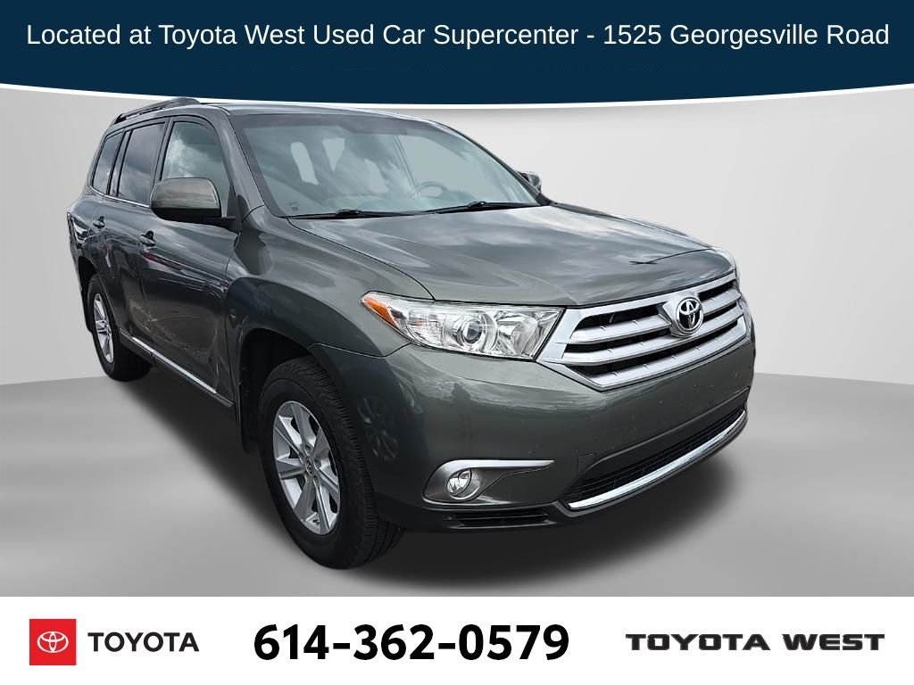 Used 2013 Green Toyota Base Plus V6 image 1
