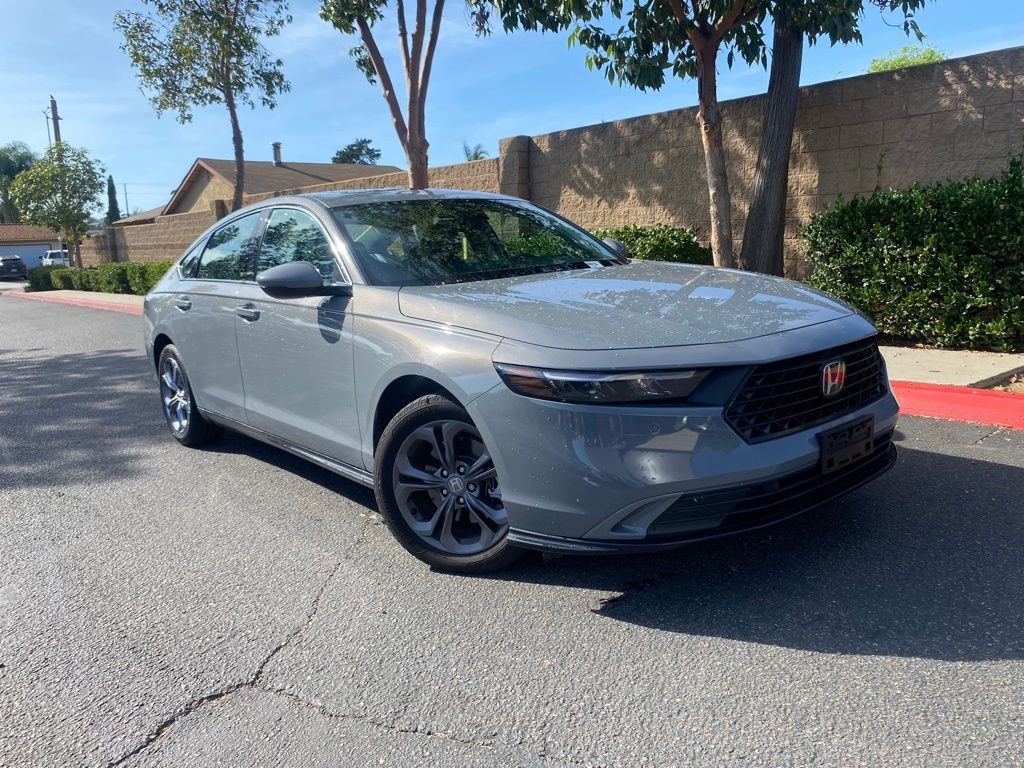 Used 2024 Black Honda EX-L image 1