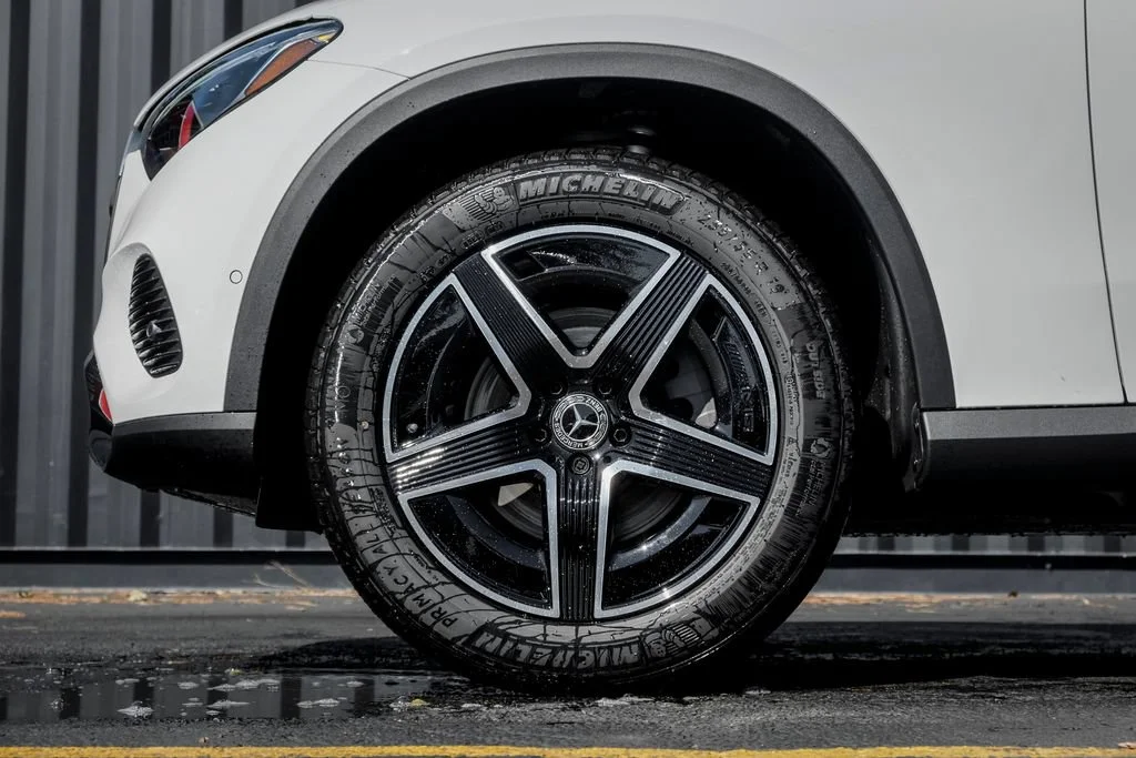 New 2027 Polar White Mercedes-Benz GLC 300 image 38