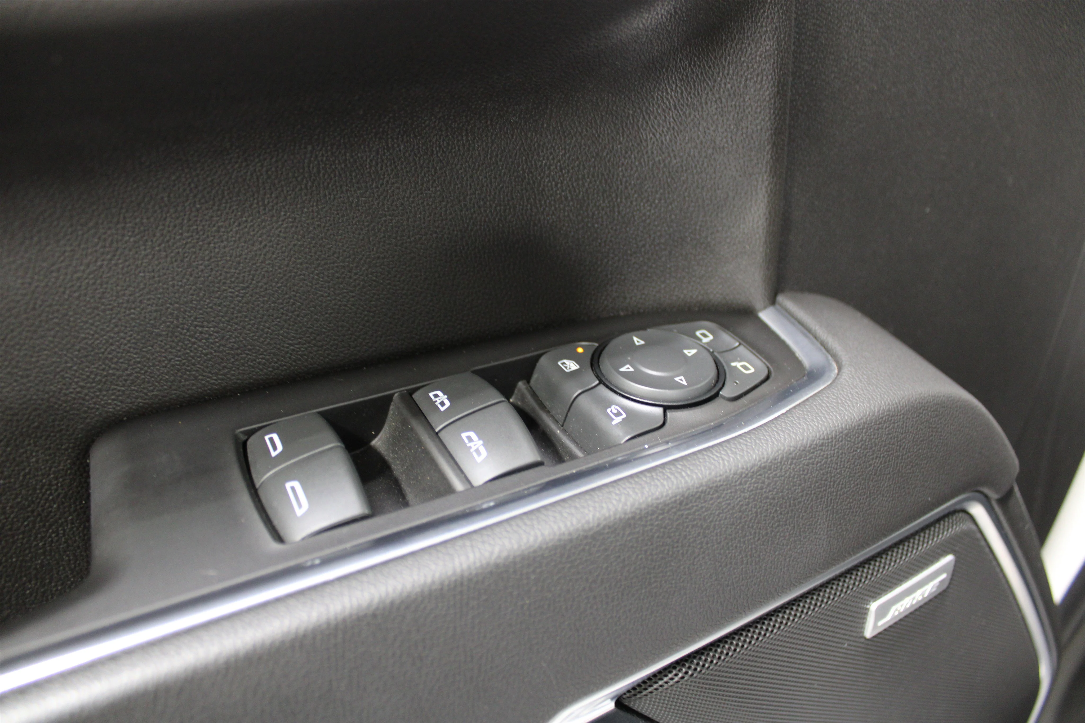 2022 Chevrolet Silverado 1500 LTZ - Photo 6