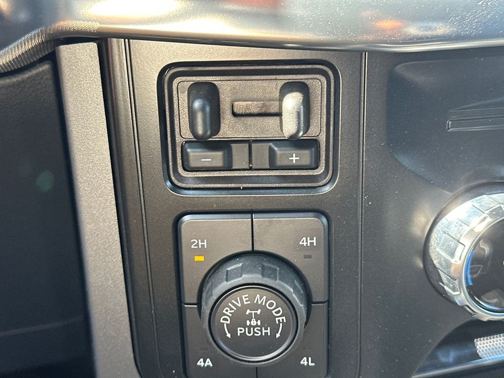 New 2025 White Ford Lariat image 30