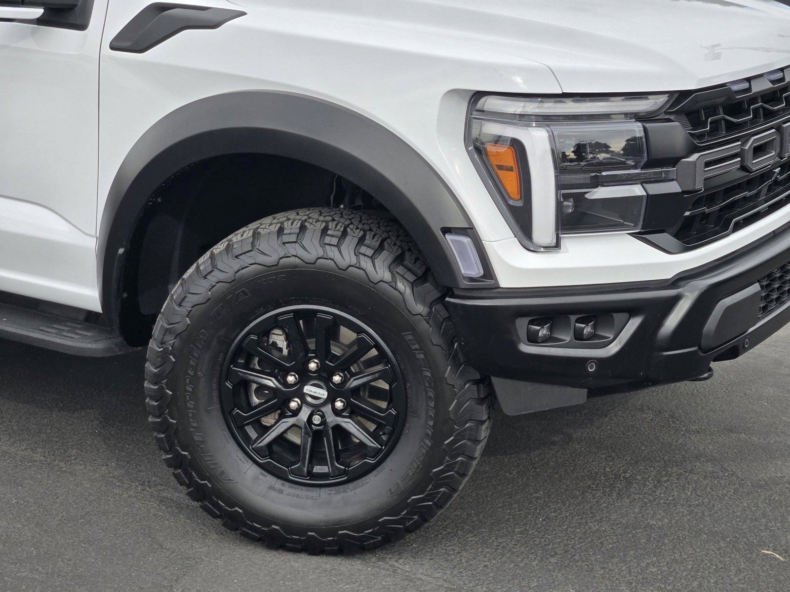 Certified Used 2025 White Ford Raptor image 9