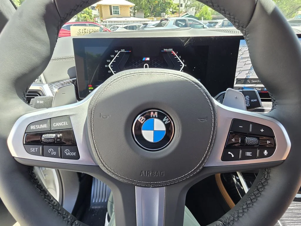 New 2027 Alpine White BMW xDrive40i image 5