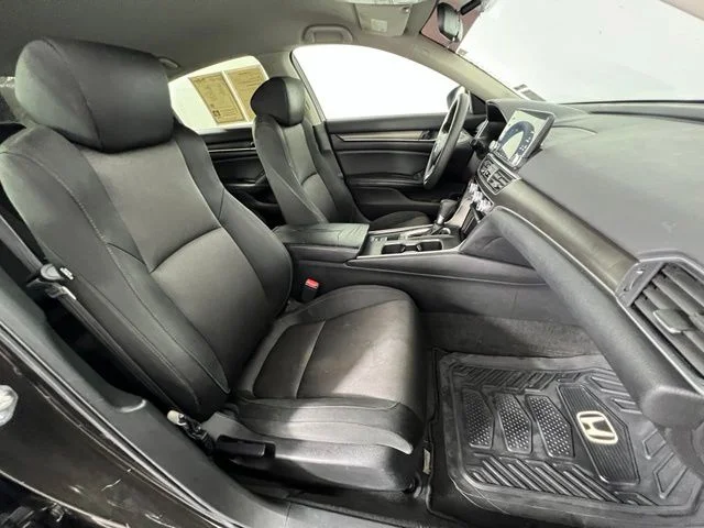 Used 2018 Black Honda LX image 33