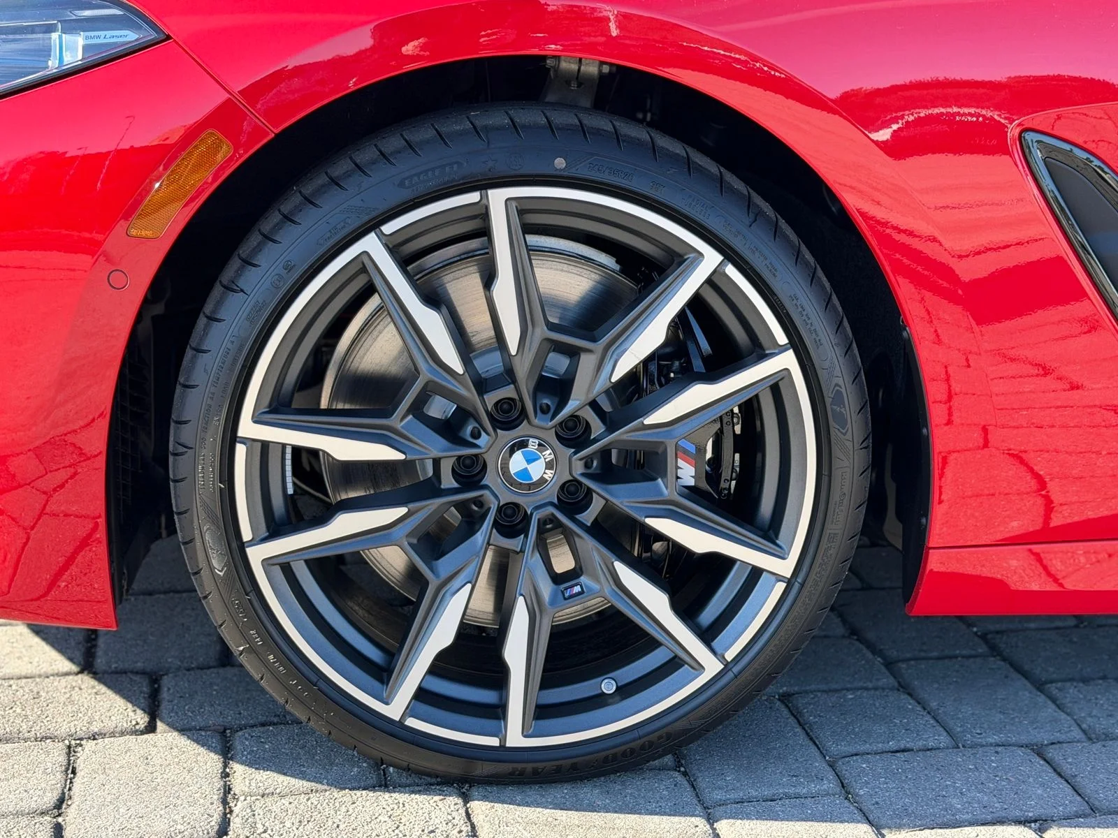 2026 BMW 8 Series M850i - Photo 13