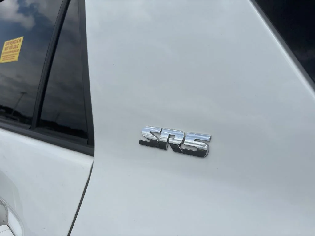 Used 2019 White Toyota SR5 Premium image 31