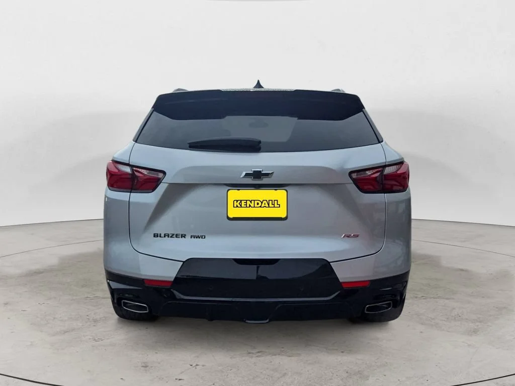 Used 2022 Silver Ice Metallic Chevrolet RS image 6