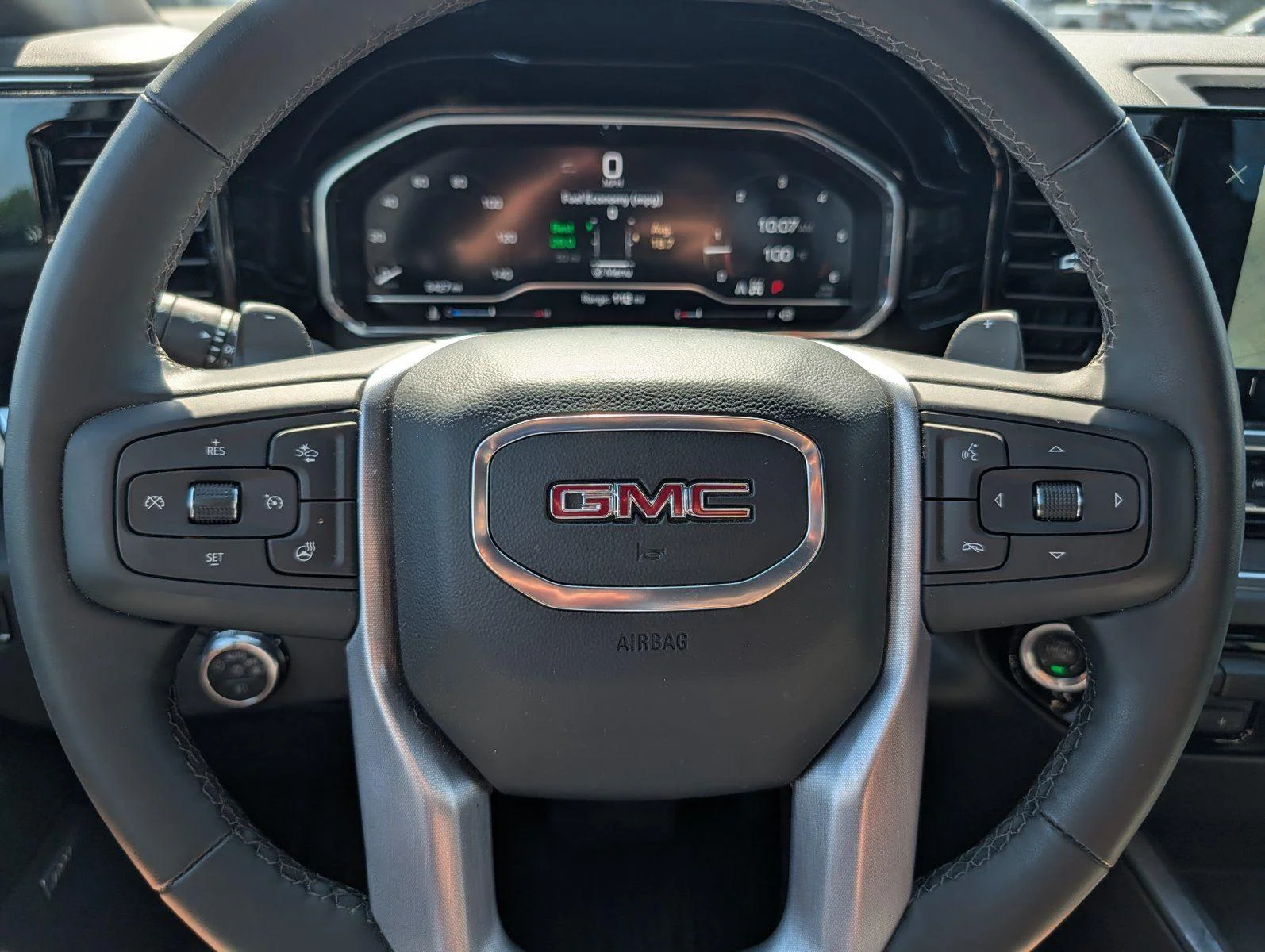 Used 2025 Sterling Metallic GMC SLT image 24
