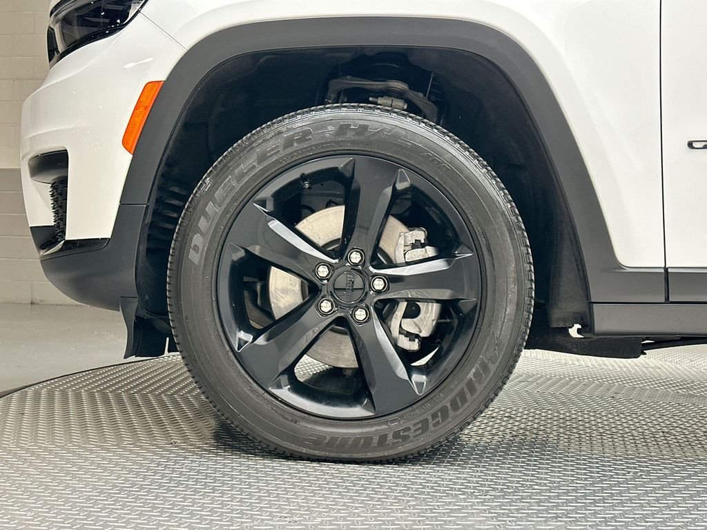 Used 2025 Bright White Clearcoat Jeep Altitude X image 17