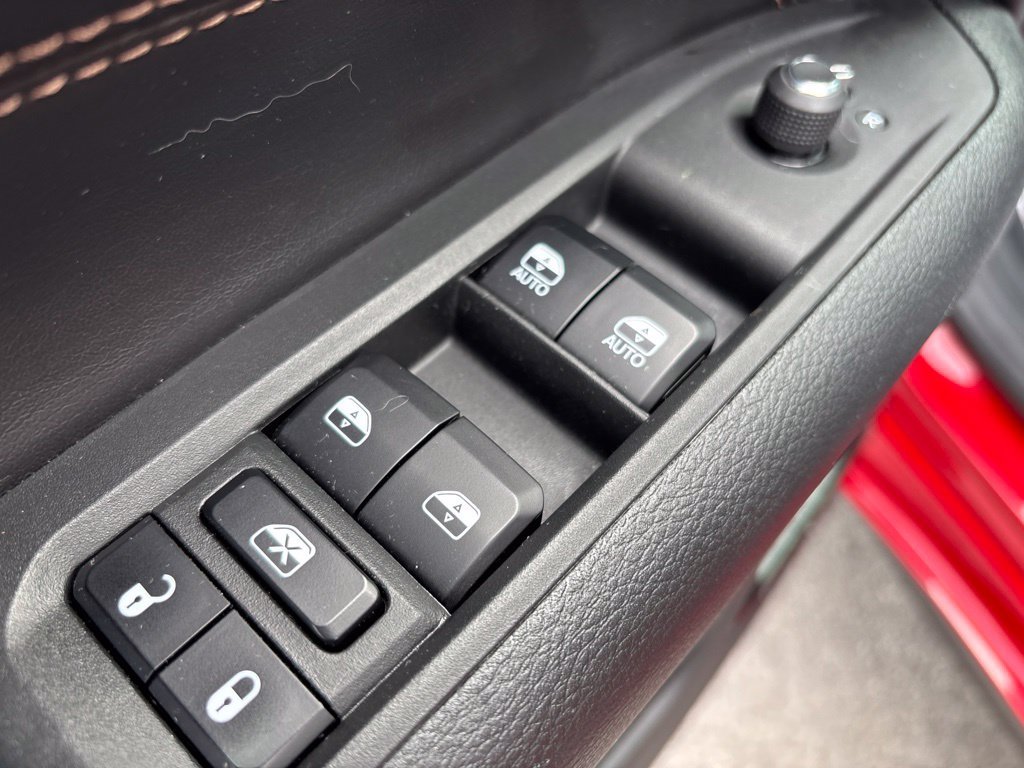 Used 2022 Red Jeep Limited image 13