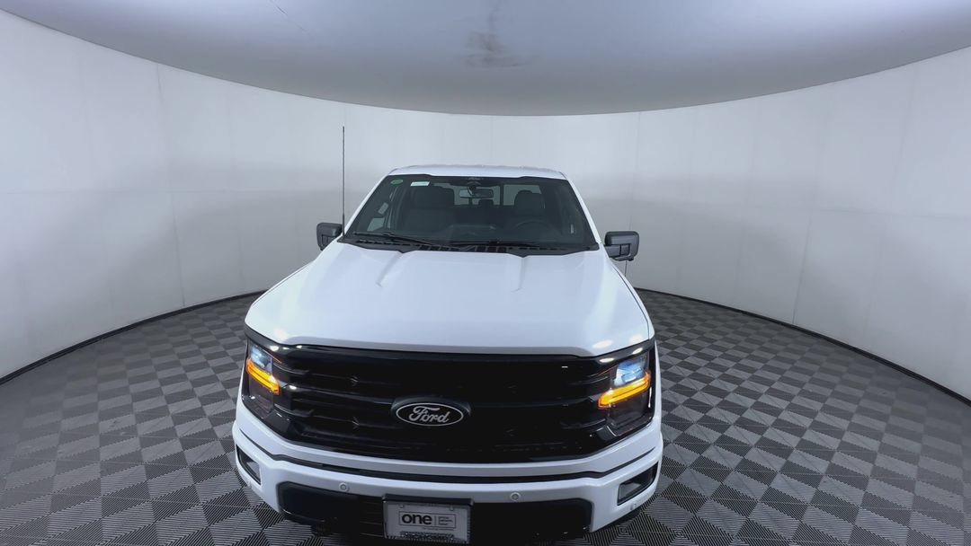 New 2026 Oxford White Ford XLT image 3