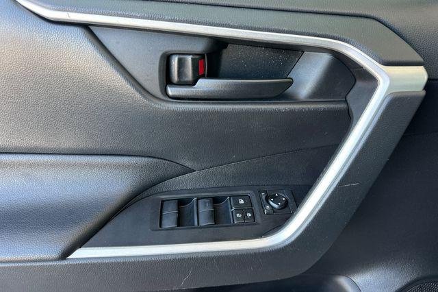 Certified Used 2021 ICE CAP Toyota  image 11