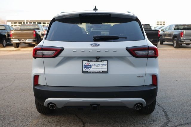 New 2026 Space Silver Metallic Ford Plug-in Hybrid image 6