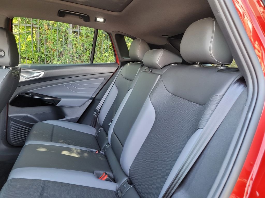 Certified Used 2023 Blue Volkswagen Pro S image 14