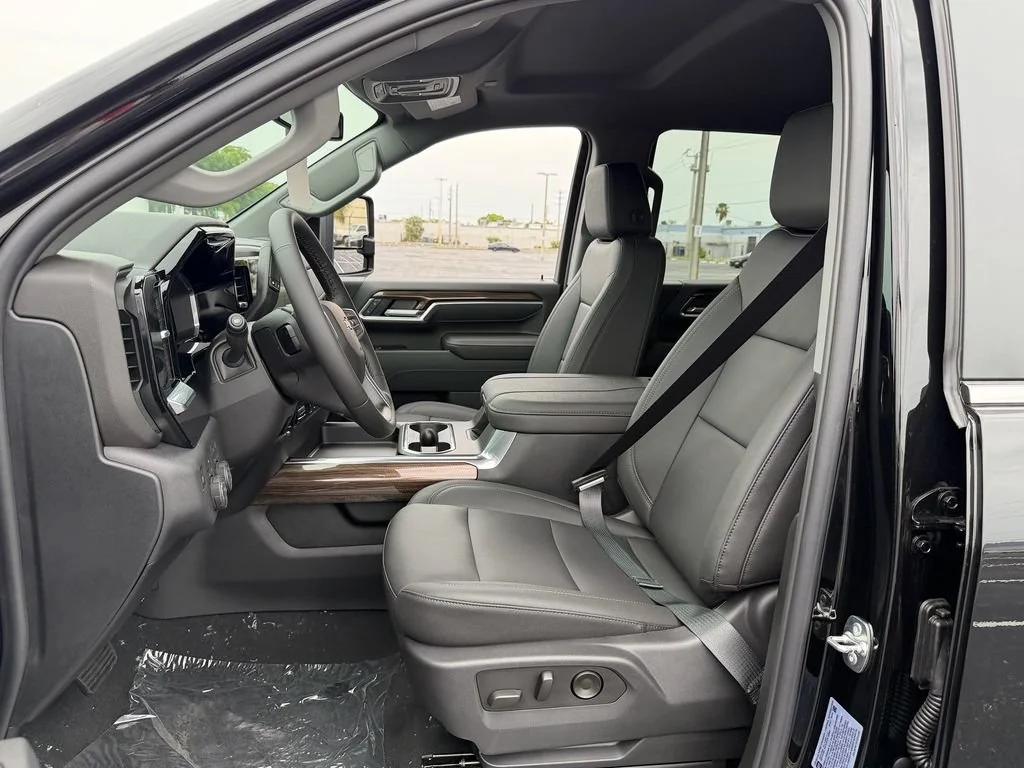 New 2026 Black Chevrolet LT image 5