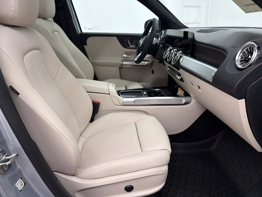 New 2026 Silver Mercedes-Benz GLB 250 image 28