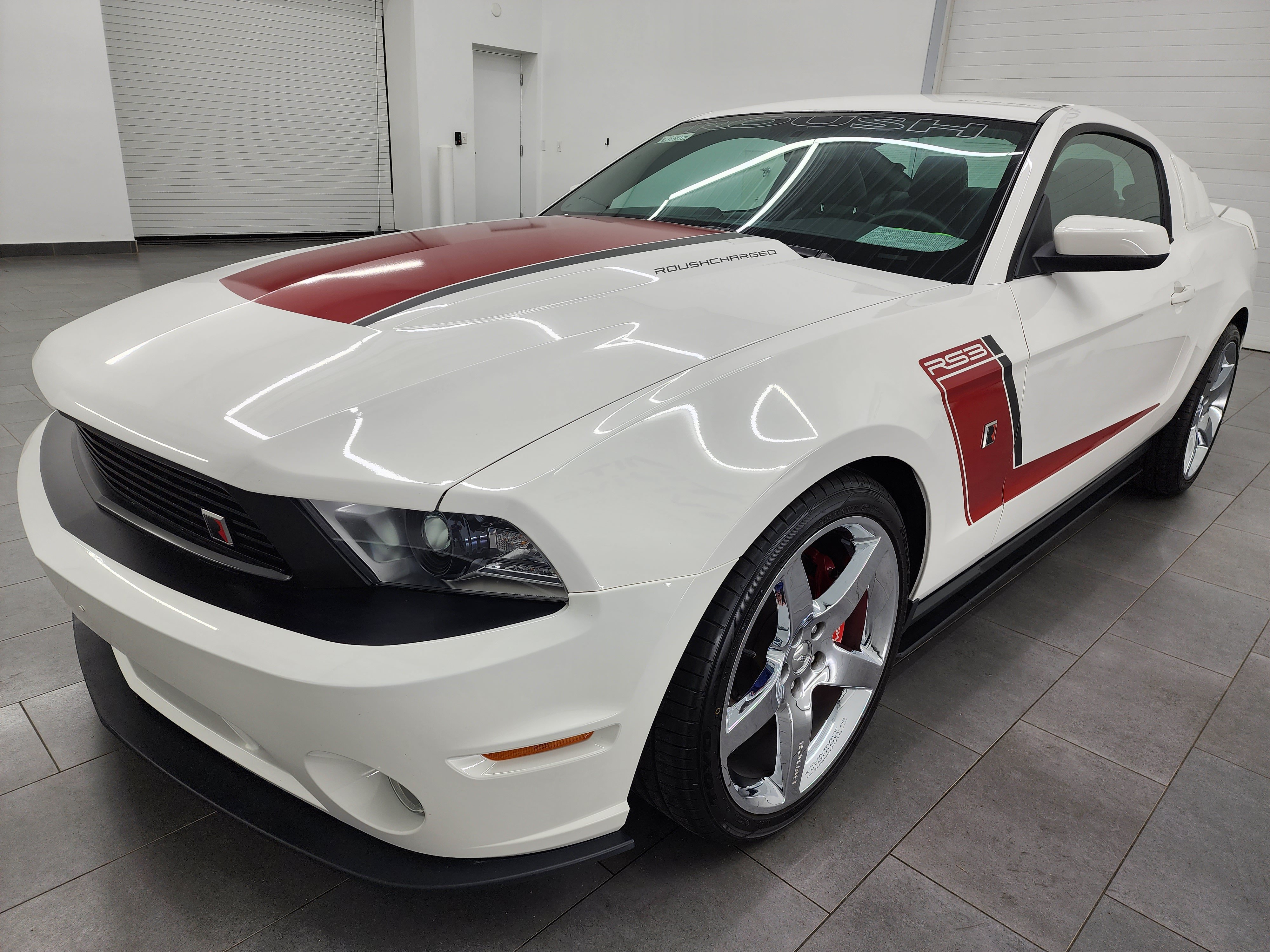Used 2012 Performance White Ford GT Premium: GT PREMIUM-ROUSH STAGE 3-SUPERCHARGED-6 SPEED STICK-20 WHEELS-HID LIGHTS image 7
