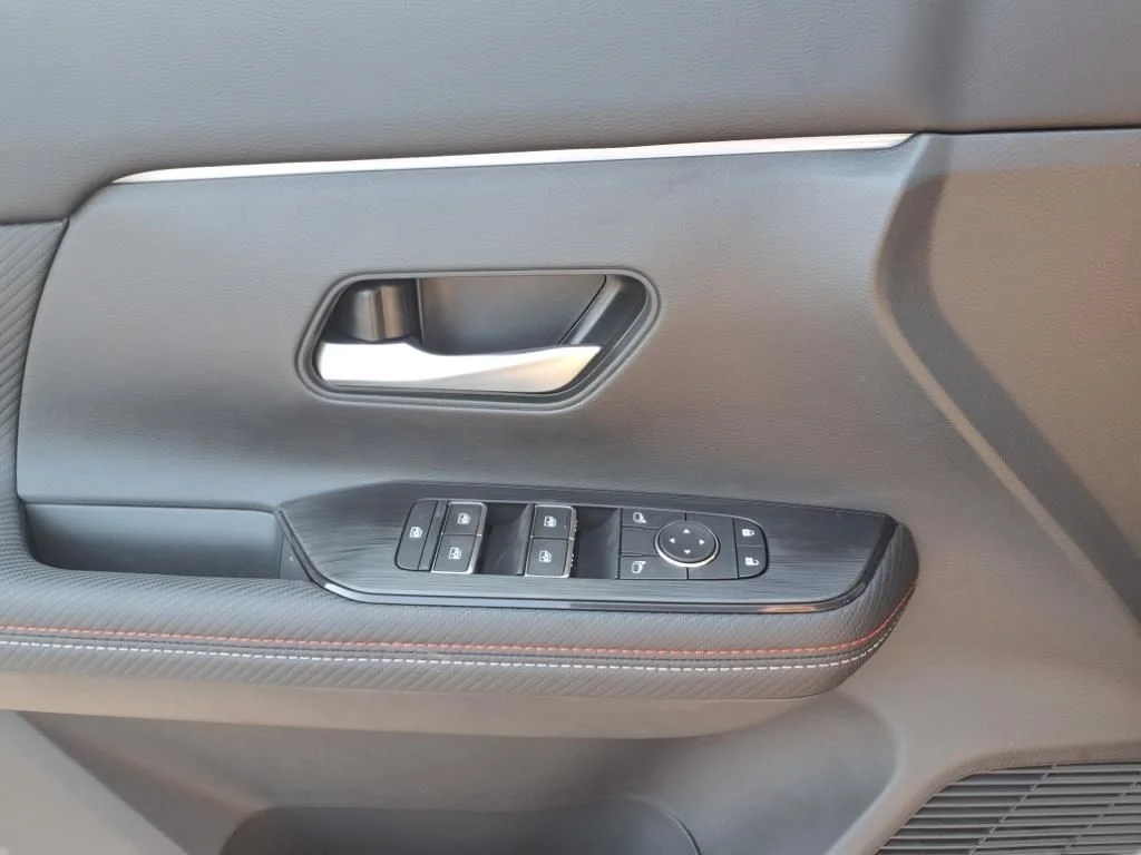 2025 Nissan Kicks SR AWD - Photo 16