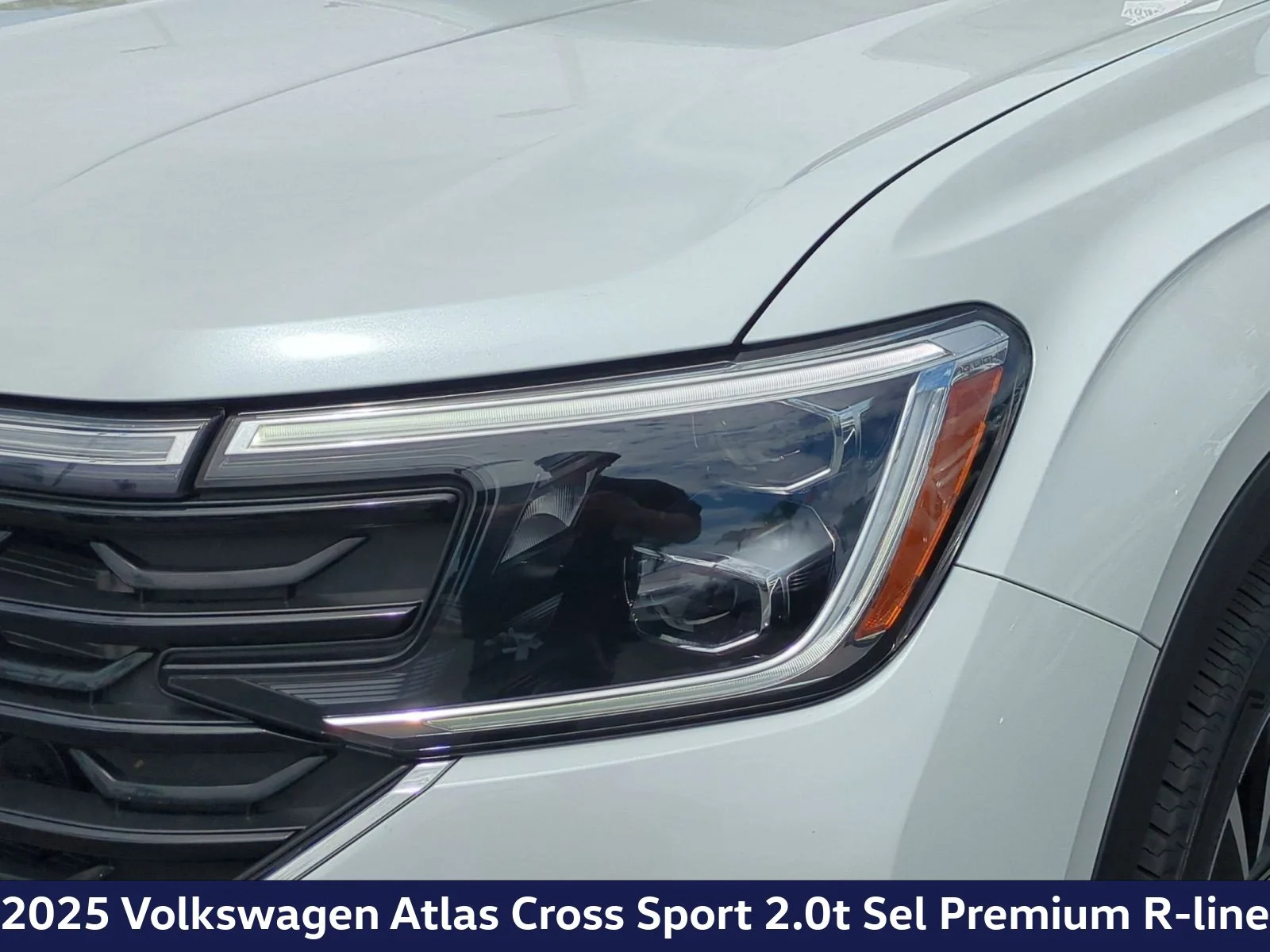 Used 2025 White/off-white Volkswagen 2.0T SEL Premium R-Line image 10