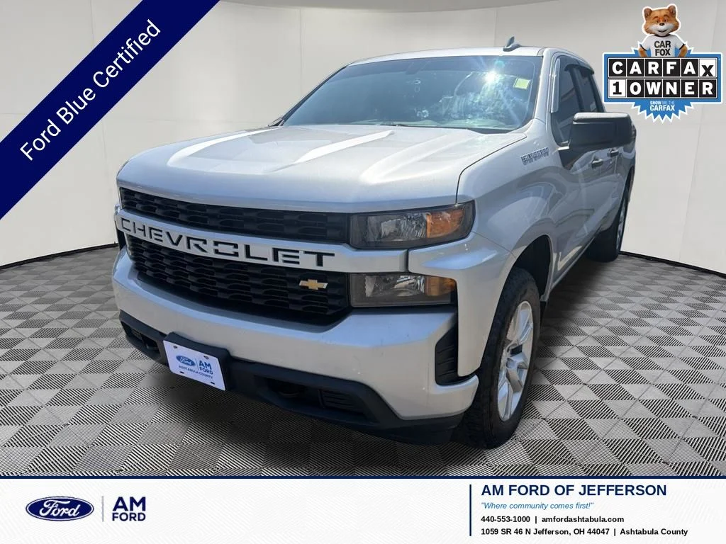 Used 2020 Silver Ice Metallic Chevrolet Custom image 1