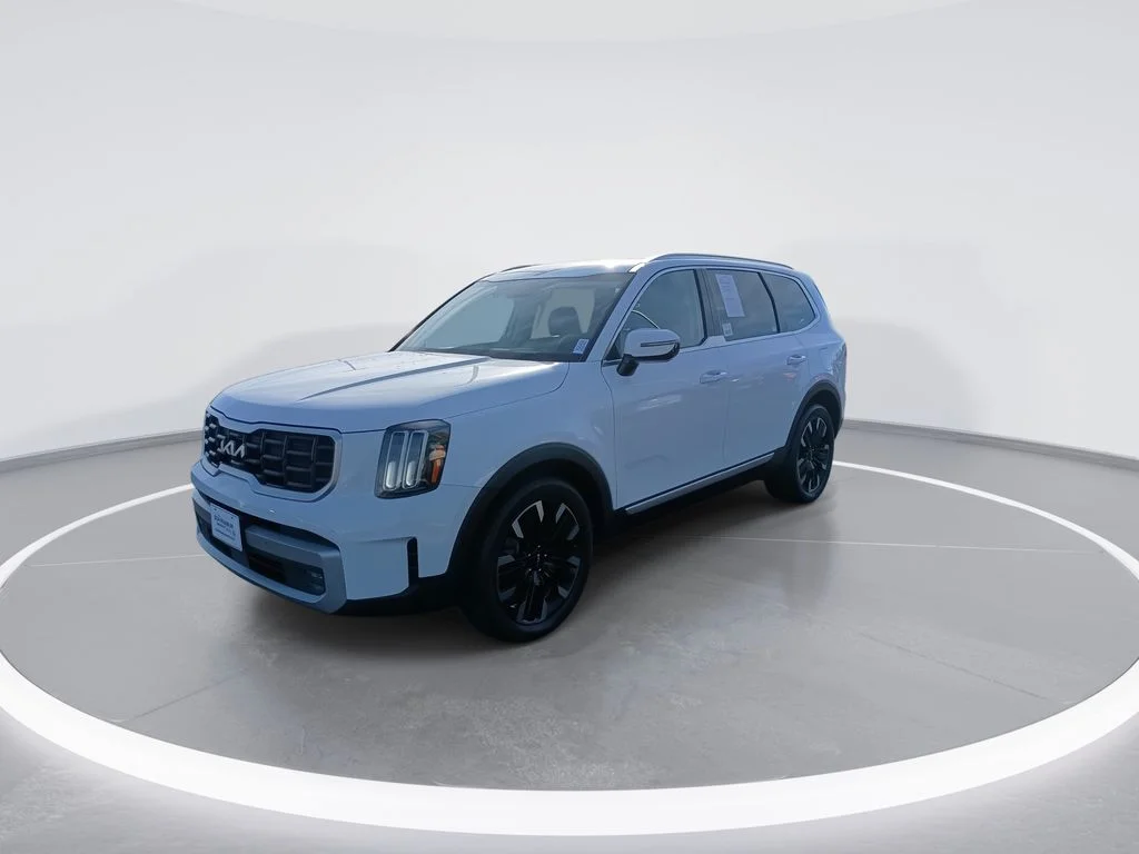 Used 2023 White Kia SX-Prestige image 4