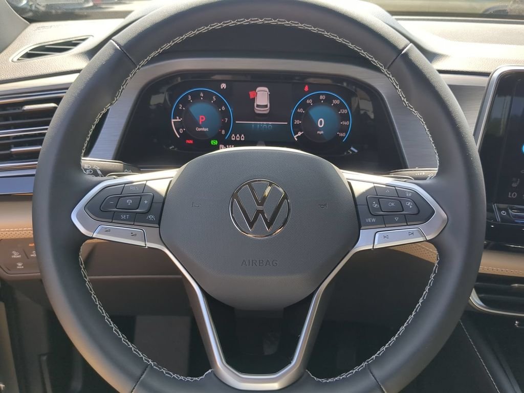 New 2026 White/off-white Volkswagen 2.0T SE w/Technology image 30