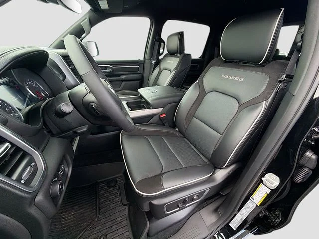 New 2026 Diamond Black Crystal Pearl-Coat Exterior Paint RAM Laramie image 22