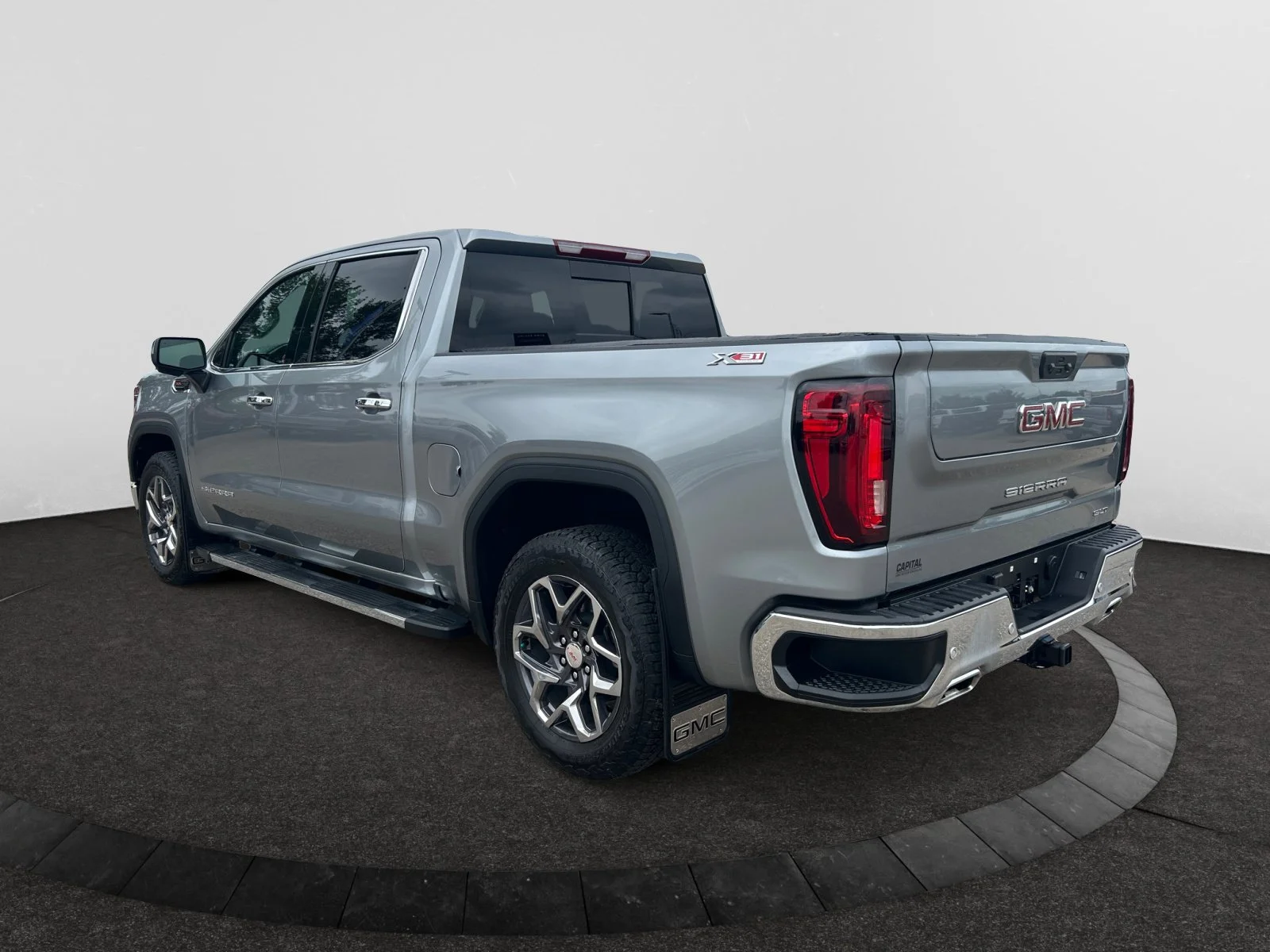 Used 2025 Gray GMC SLT Crew 6.2L Leather Sunroof Nav 4x4 image 3