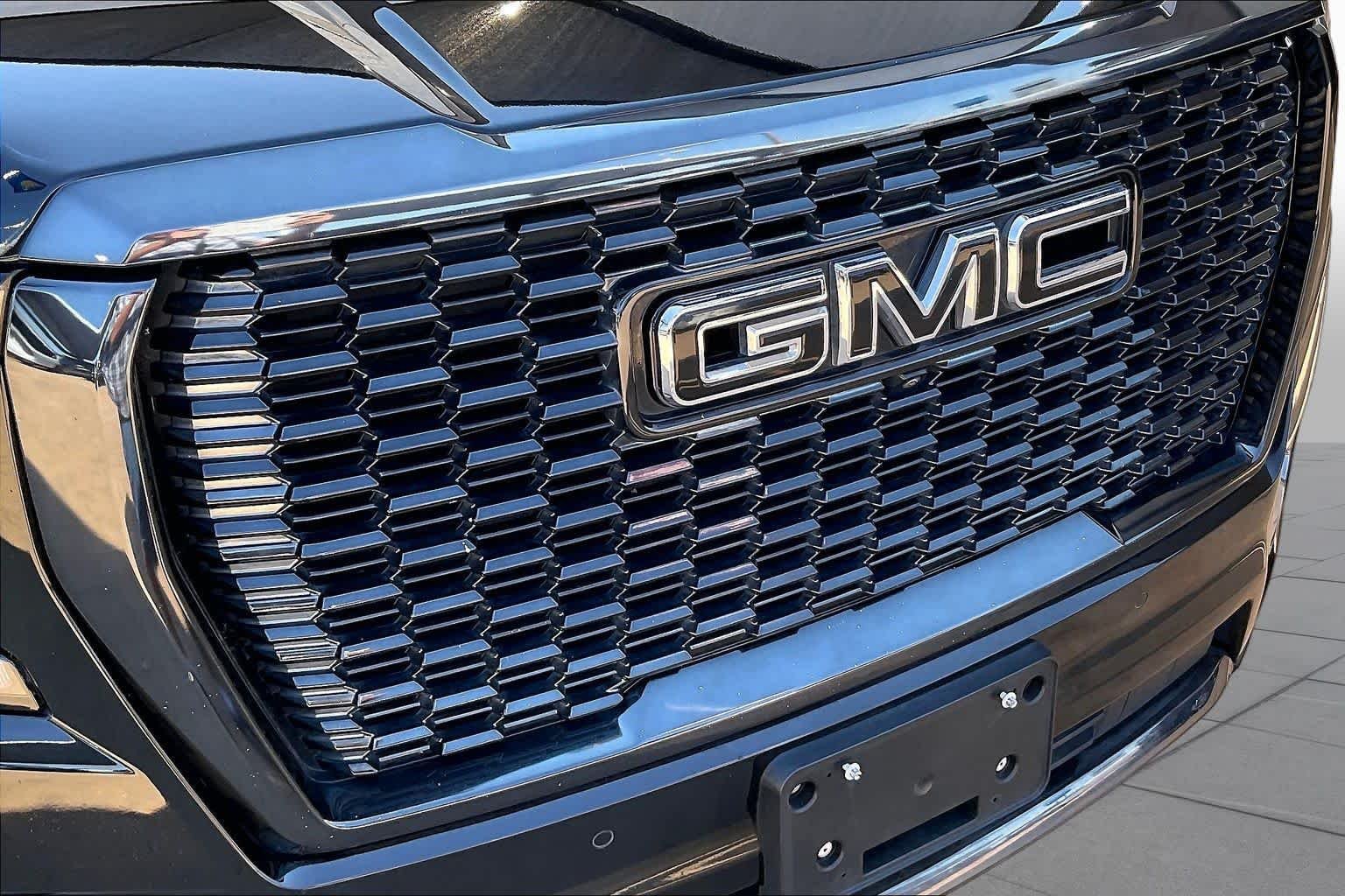 Used 2023 Onyx Black GMC Denali Ultimate image 30