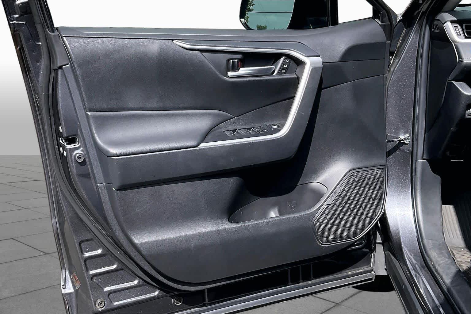 Used 2024 Magnetic Gray Metallic Toyota XLE Premium image 21