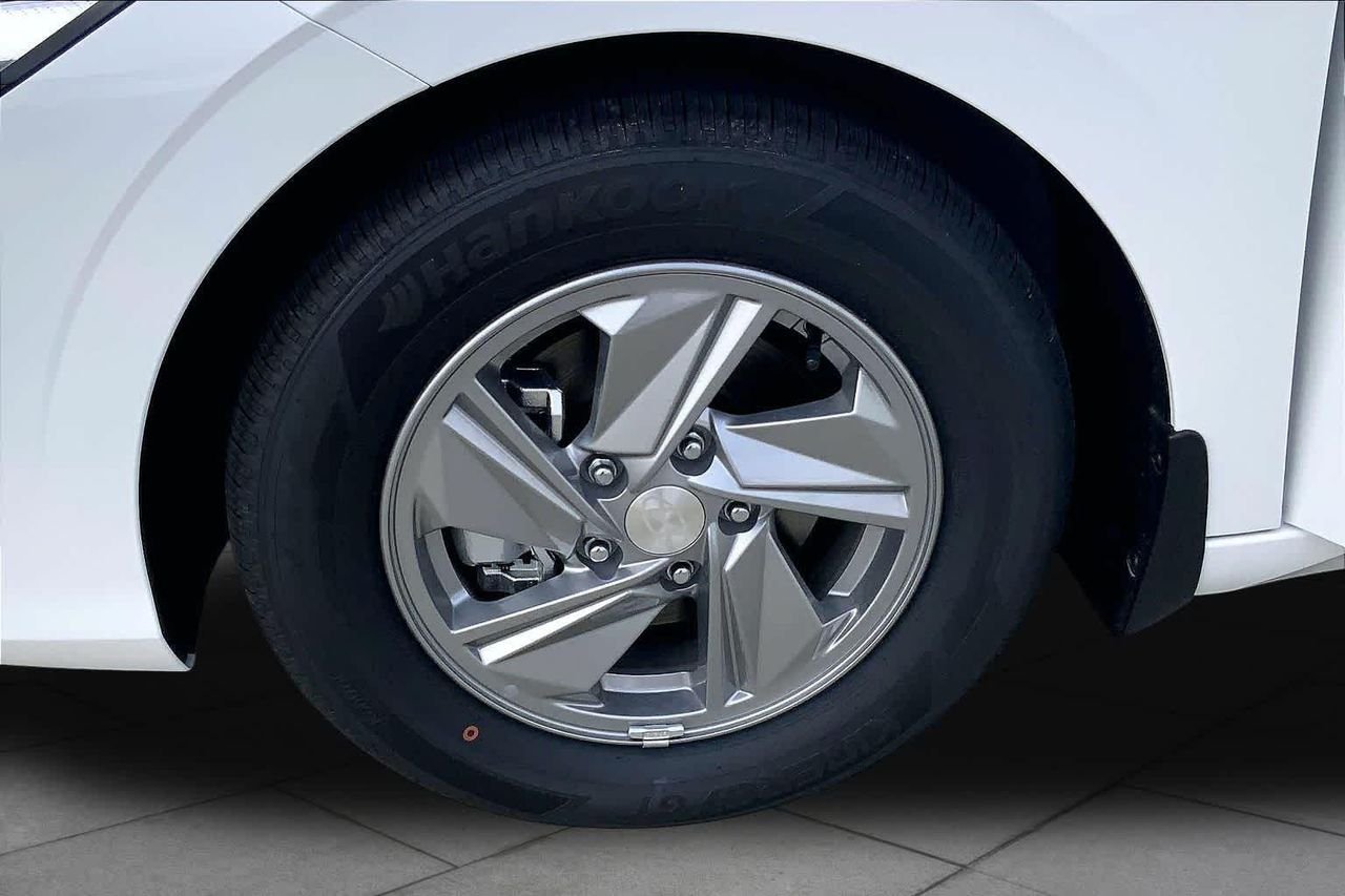 New 2026 Serenity White Hyundai SE image 11