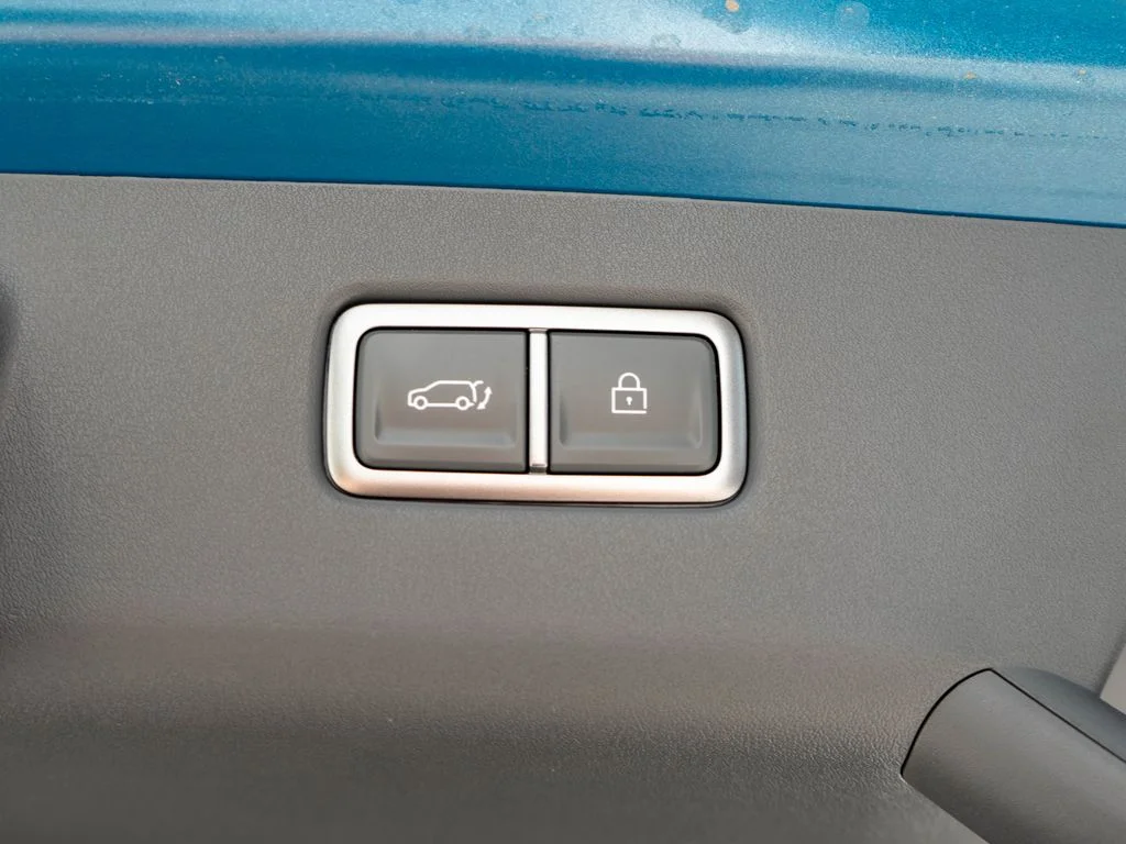 New 2026 Ocean Blue Kia Wind AWD image 36