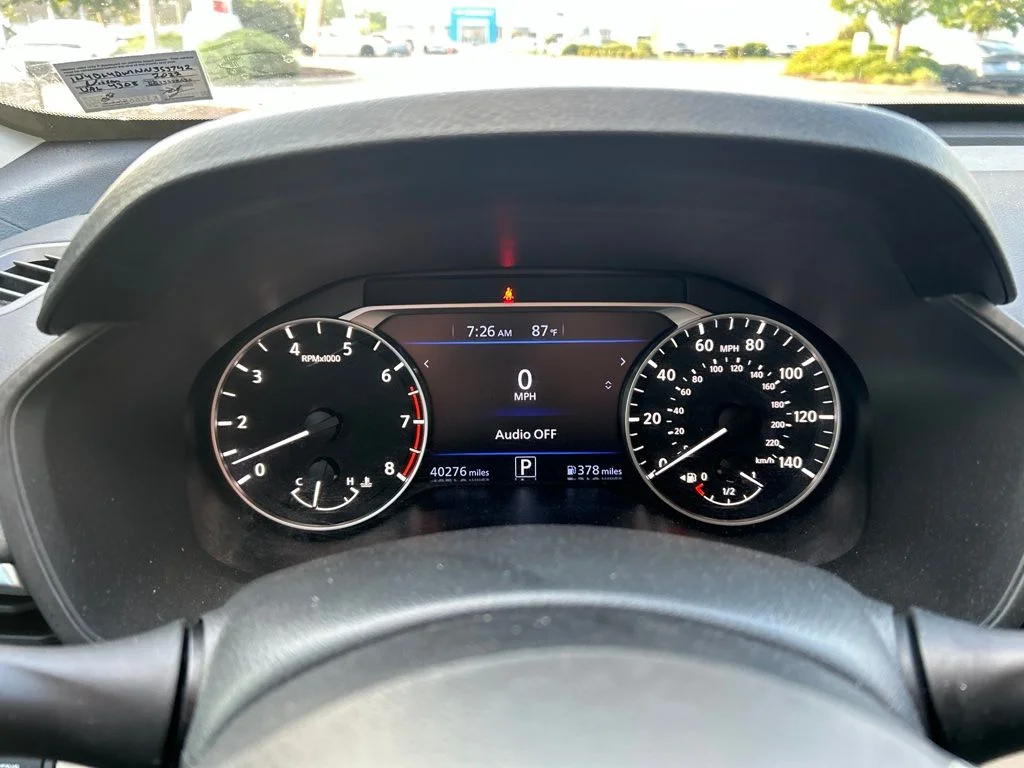 Used 2022 Black Nissan 2.5 SV image 16