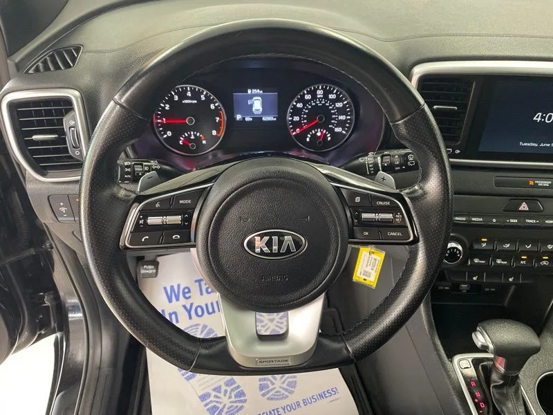 Used 2021 Red Kia S image 24
