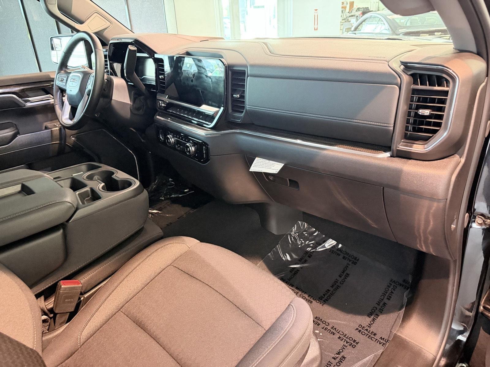 Used 2024 Onyx Black GMC Elevation image 31