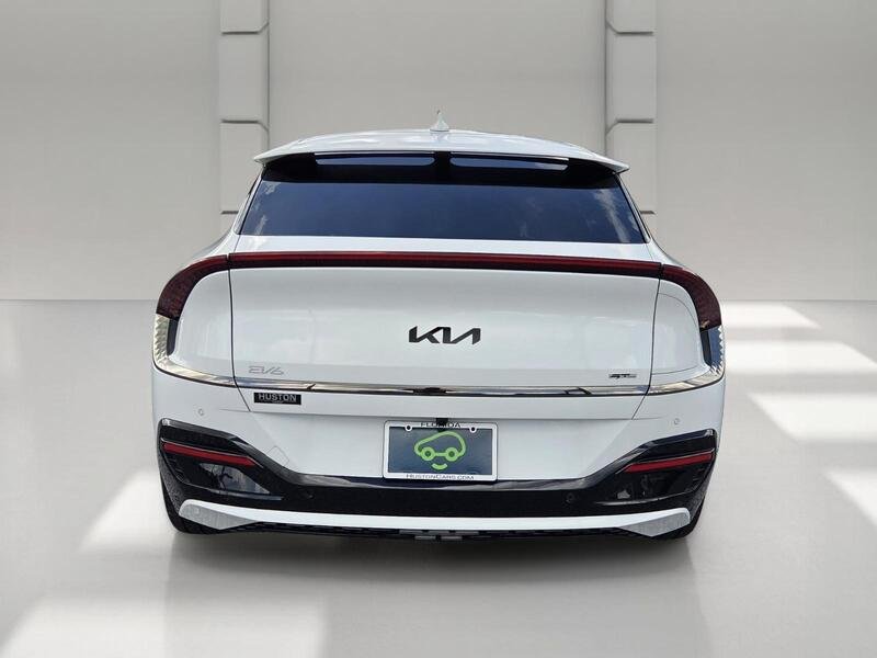 Used 2023 Snow White Pearl KIA GT-Line RWD image 4