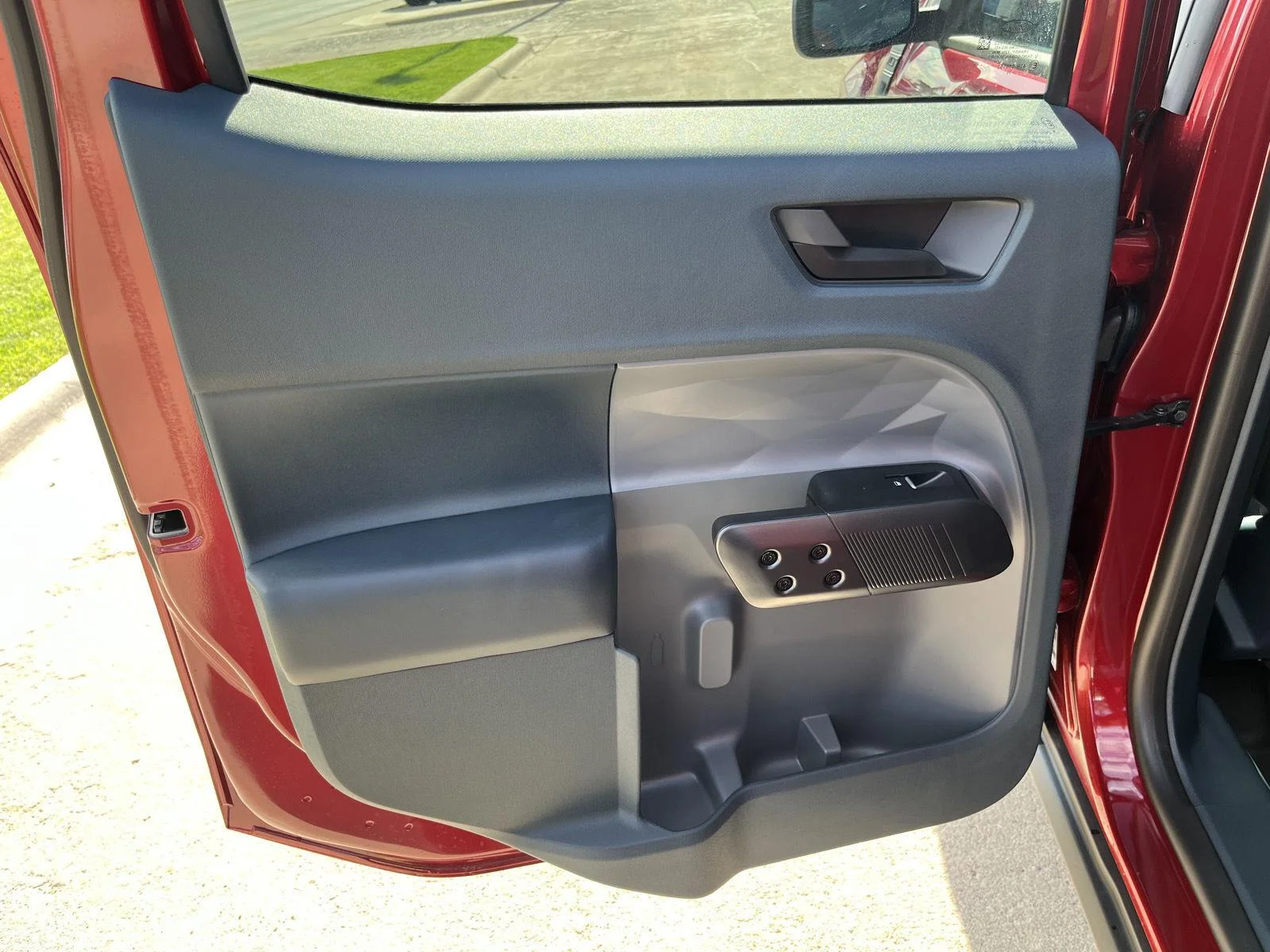 New 2026 Ruby Red Metallic Tinted Clearcoat Ford XLT image 12