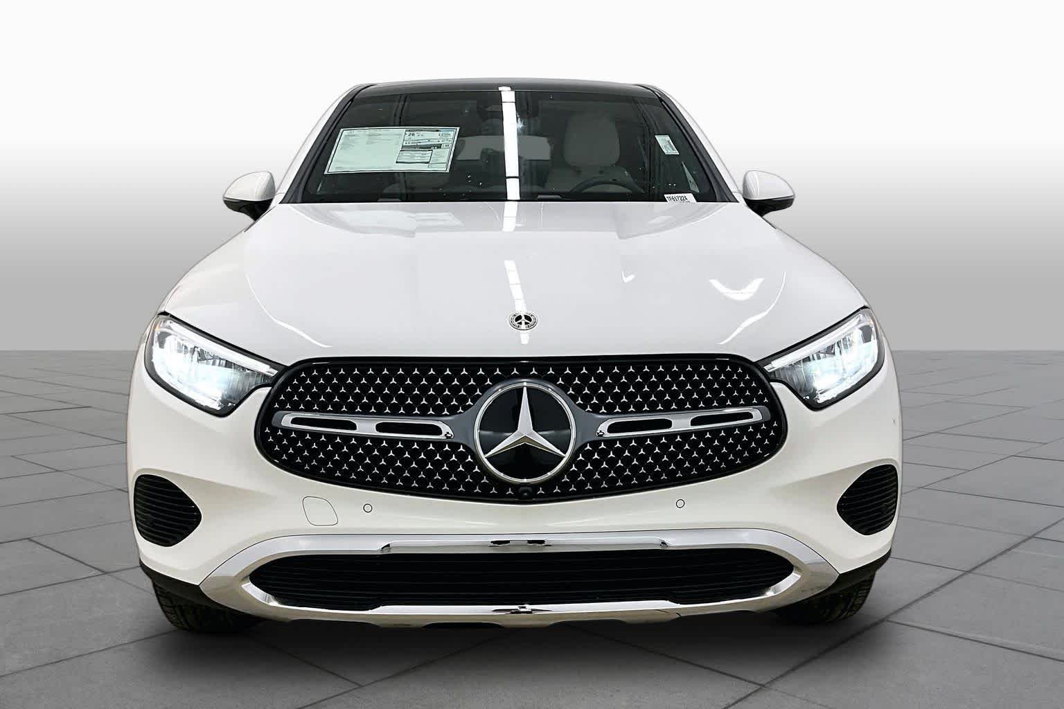 New 2026 Polar White Mercedes-Benz GLC 300 image 3