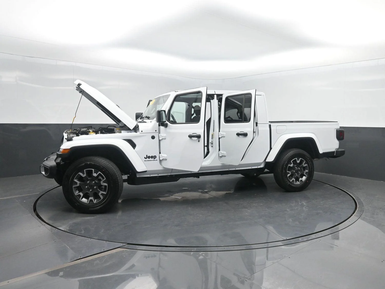New 2026 Bright White Clear-Coat Exterior Paint Jeep Sahara image 47
